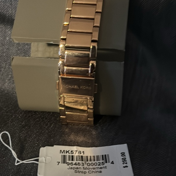 Michael Kors Rose Tone Watch With Crystals - Picture 5 of 8